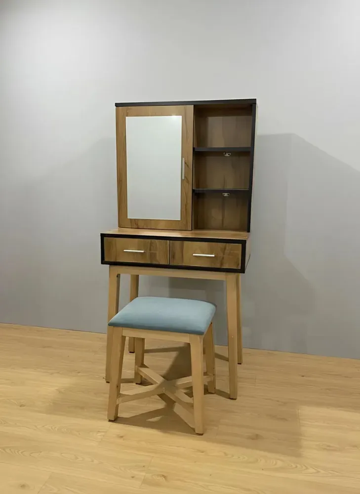 Royal Dressing Table Suite